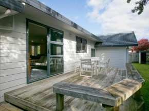 Laid Back on Lakewood - Taupo Holiday Home